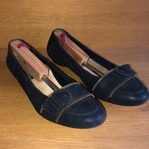 SOLD: Paul Green Nubuck Black Flats